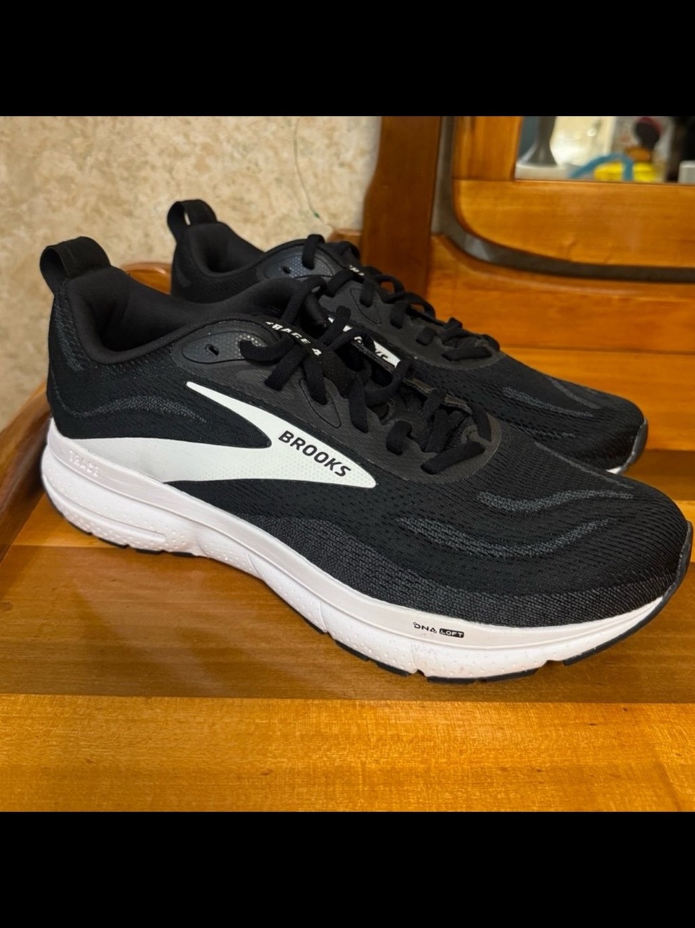 Brooks Trace 4 Men's Running Shoe - Black/Grey - Size 9 W (2E) — NEW